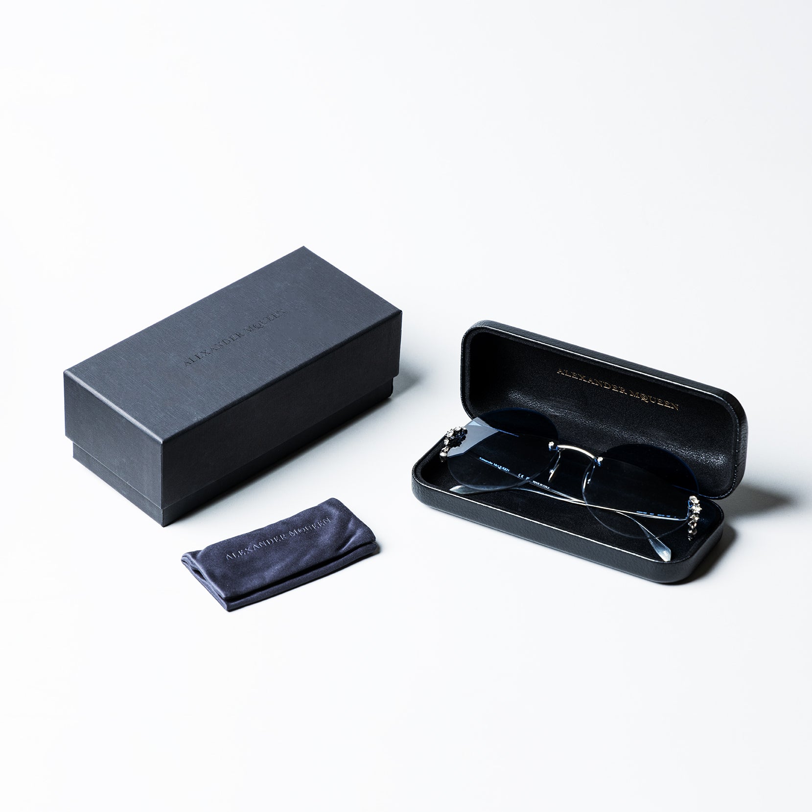 ●Alexander Mcqueen● サングラス Black / Grey Gradient 56mm Alexander Mcqueen Men's Black Grey Sunglasses